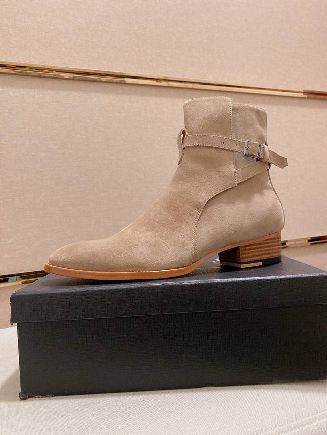 工厂p价 圣罗兰 原单 时尚男靴 -材质，鞋面进口细磨砂牛皮，-内里垫脚均用进口水染牛皮，-原版真皮大底-时尚潮流元素，侧面搭配活动扣件，易穿易脱，高端大气，流