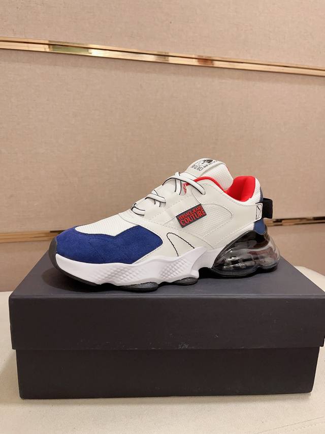 工厂p价 范思哲Versac*顶级代购男士专柜同步发售 全意大利进口牛皮内里 进口五金 鞋底：原厂特供原版底，独家活动成型底超级舒适，原厂跟单货，高品质，可随意