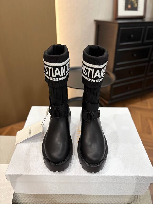 Dior Chrono迪奥 25Ss高版本新款中帮. 高帮靴. 简约超级百搭. 鞋面搭配 Logo尼龙织带Cd标锁扣.上脚更是舒适完美奢华可任意搭配春夏秋冬服饰