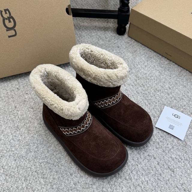 毛毛鞋 Ugg 25Ss 秋冬 网红毛毛 休闲鞋 软乎乎的设计 把“可爱”和“保暖”焊在脚上～ 奶Fufu的，搭卫衣牛仔裤就是甜妹本妹，厚底还能悄悄**！ 复古