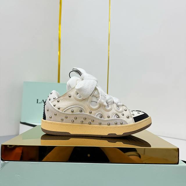 出厂：情侣款 独家顶级版本 长期做货 浪凡Lanvin × Gallery Department 联名款限定系列 情侣3代面包休闲鞋 沉稳、笃定、活泼、经典与潮