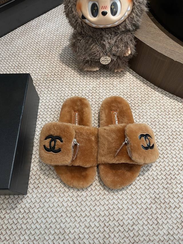 Chanel 包包装饰毛拖鞋整双鞋子采购Zp开发打造，全部定制材料，独家开模大底，细节全部对版出货，连包装也做到跟正品一样。码数:35-40 40订做不退换