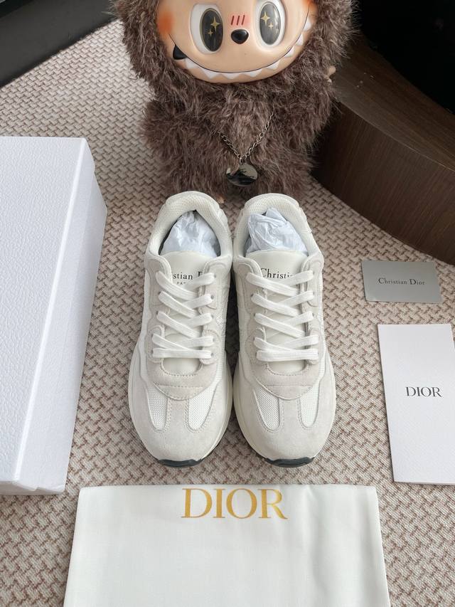 Dior 休闲运动鞋整双鞋子采购Zp开发打造，全部定制材料，独家开模大底，细节全部对版出货，连包装也做到跟正品一样。码数:35-45