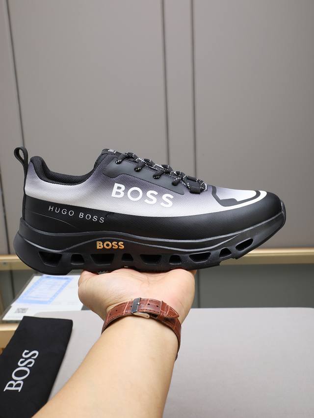 Boss 市场最高版本男鞋，欢迎1:1对比，爆单款Boss香港专柜休闲鞋，专柜品质，支持验货，优质做工，鞋面采用意大利进口胎牛皮拼接布料进口羊皮内里，原版时尚运