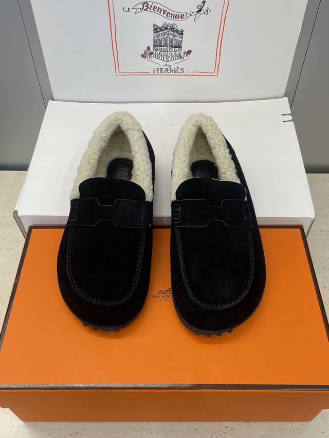工厂p价p 配全套飞机盒 莞产 代购级 爱马仕 Hermes 2025春夏新款 Lazy防寒保暖羊羔毛豆豆女鞋 H家平底圆头时尚休闲乐福鞋 材质：鞋面进口羊猄皮
