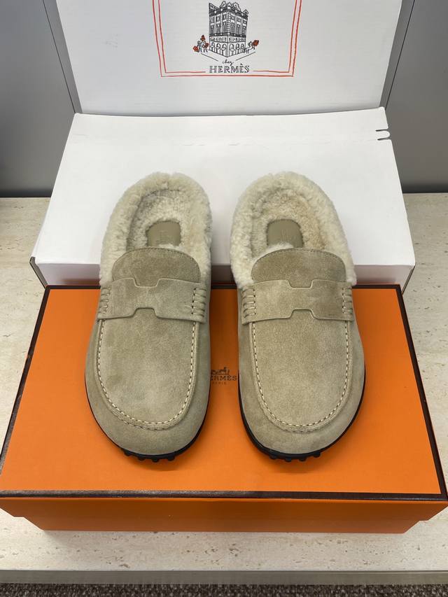 工厂p价p 配全套飞机盒 莞产 代购级 爱马仕 Hermes 2025春夏新款 Lazy防寒保暖羊羔毛豆豆女鞋 H家平底圆头时尚休闲居家穆勒拖鞋 材质：鞋面进口