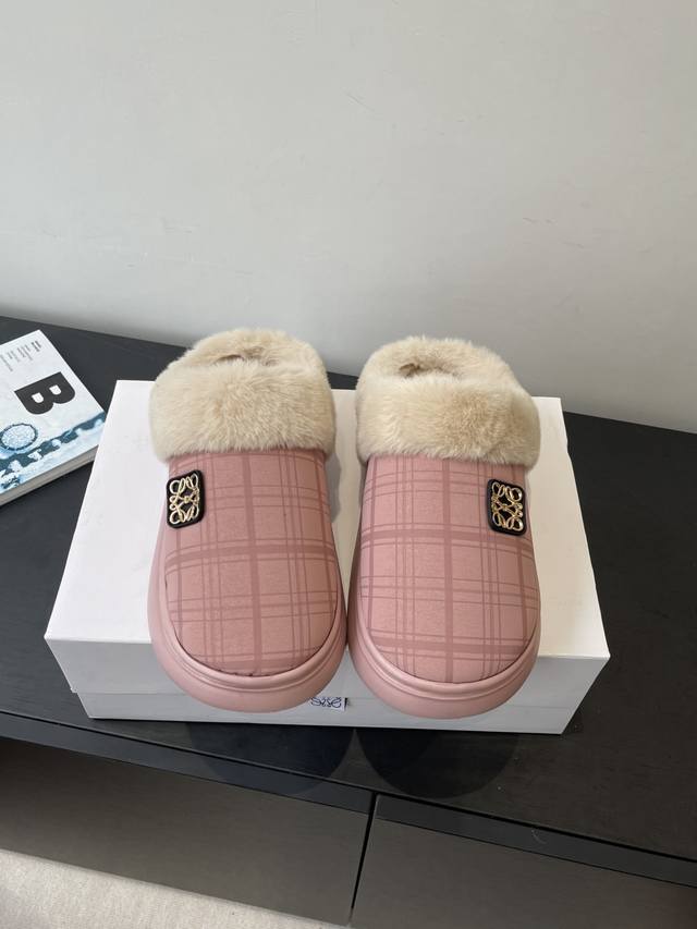 Loewe 罗意威 25Ss秋冬新款一脚蹬勃肯半拖 舒适度极高 非常具有辨识度 美貌与实用并存舒适而不单调的毛毛拖 鞋面原版定制材质 原版内里原版开模耐磨橡胶大