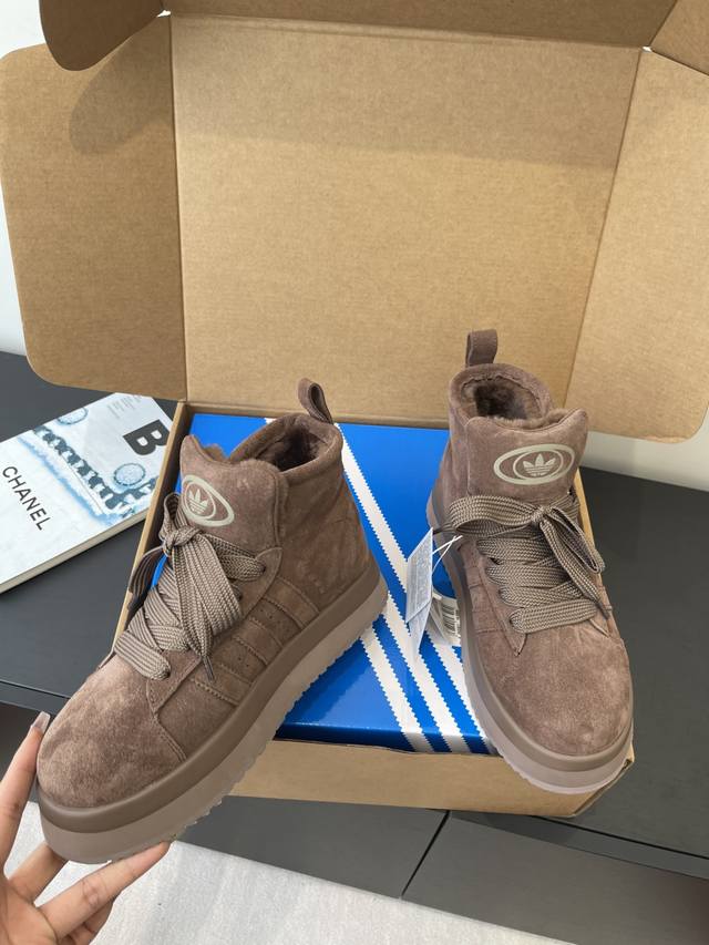 Adidas三叶草 25Ss秋冬新品 厚底 羊毛雪地靴 助你轻松应对寒冷 内里柔软舒适 营造温暖感受 外侧匠心设计 令稚嫩双足保持干爽 麂皮面料 有效应对不良天