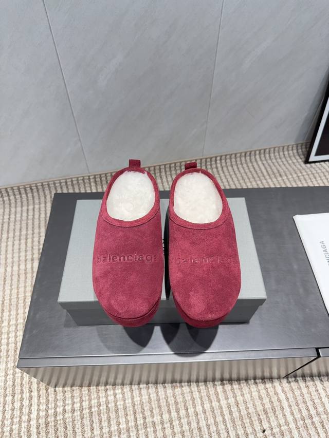 出厂: 独家顶级版本 Balenciaga巴黎世家25Vs早秋最新爆款毛拖系列 松糕厚底毛拖 原版购入开发，一比一做货Balenciaga 整体鞋型汲取了Bal