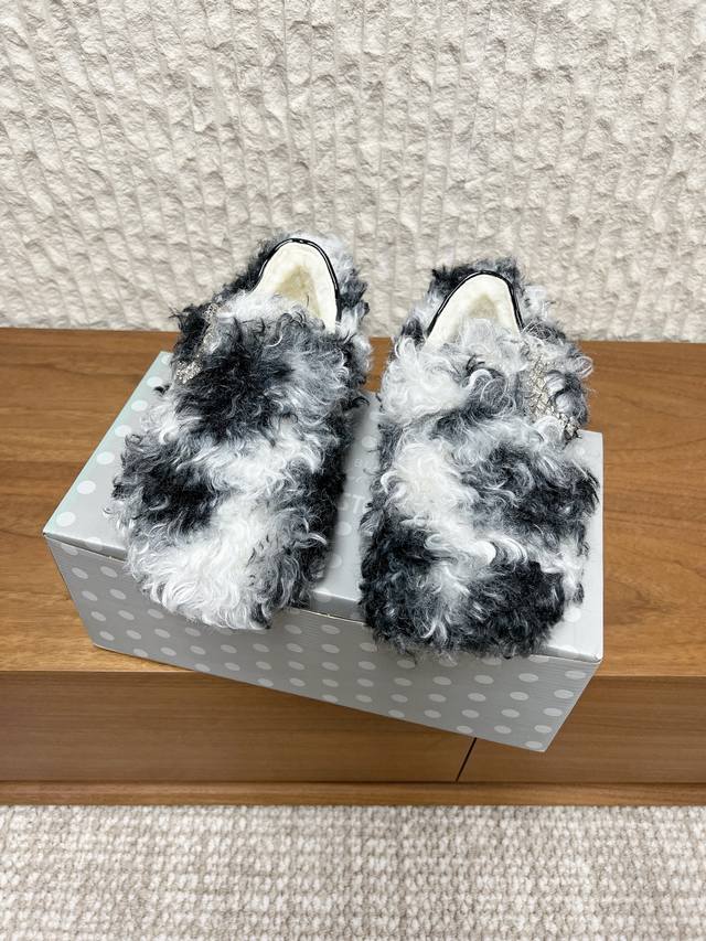 G751 Birkenstock 勃肯 25Ss秋冬 羊毛 潮流时尚 钻扣 休闲鞋 人体工程学设计符合脚形的脚床，软木材质穿着超级轻便舒适，楦形线条优美，做工精