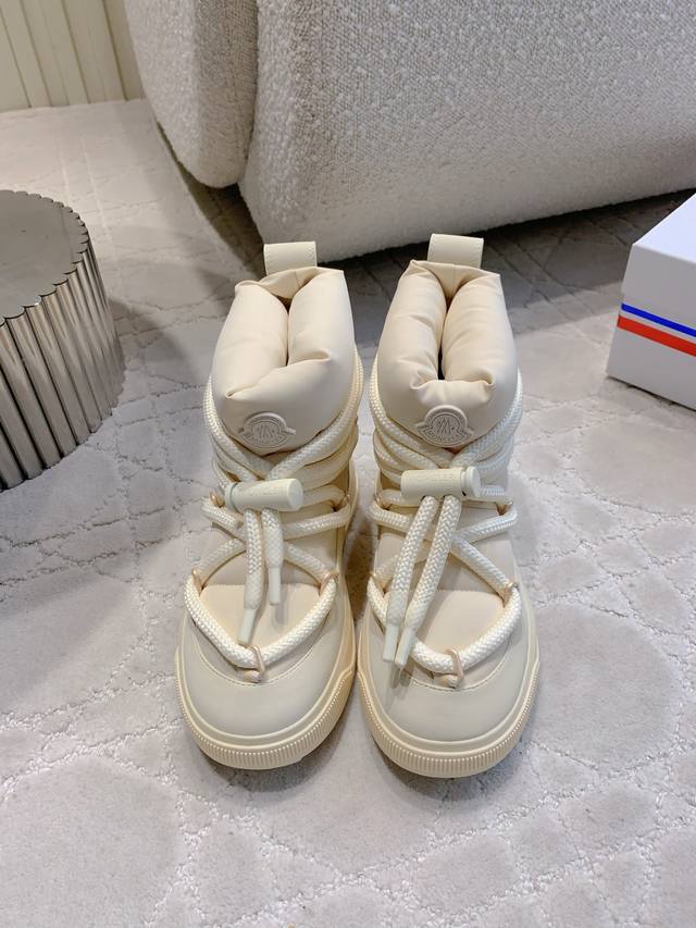 出厂价p 男女同款 Moncle* 秋冬上新新款保暖羽绒靴 原版复刻 100羽绒填充 细节完全对版 全新毛靴风向标 非常抢眼 简约百搭不平凡 鞋面原版防水羽绒布