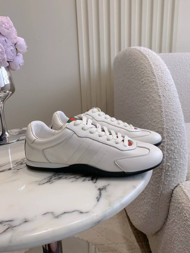 出厂价p 顶级版本 男女同款 Gucc* 新款 Shift 系列运动鞋系带休闲德训鞋 轻盈设计焕新诠释运动风尚 利落廓形更添自在本色 行动间彰显精致质感 织带细