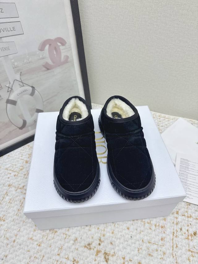 出厂 高版本 Dior迪奥 Vs秋冬全新走秀款原版复刻，细节完全区别，全新复古科技电绣风向标，时间抢眼，简约百搭不平凡 面料：原版定制牛反绒 内里：原版定制羊毛