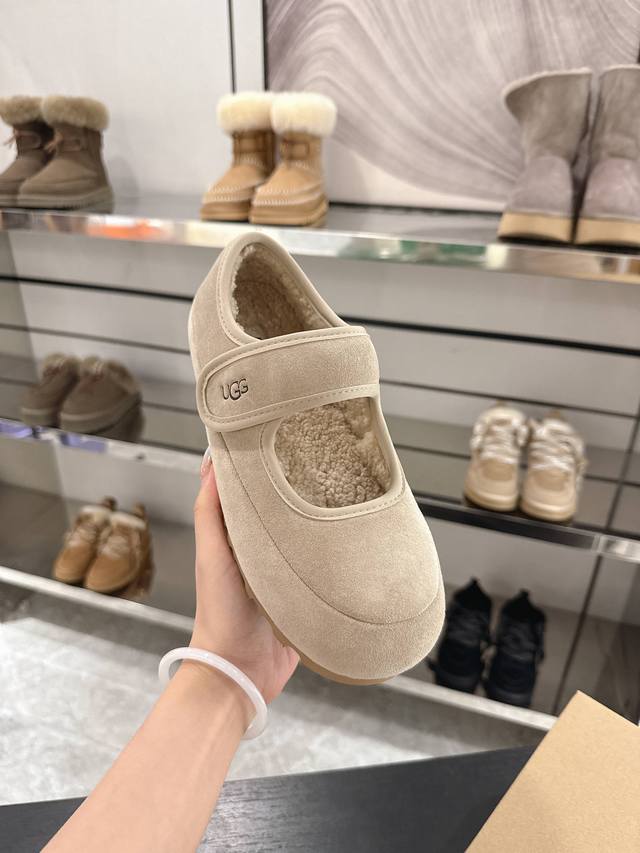 风靡土澳的皮毛一体玛丽珍鞋开售，原版楦型贴合脚面，面料上提供了牛反绒与羊毛供客人选择，天然的面料让鞋子在这个季节保暖且透气，搭配轻质大底，大大减轻了鞋子的重量，