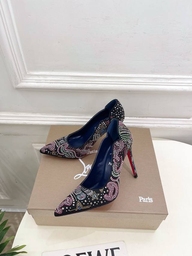Christian Louboutin路铂廷Cl 红底鞋 25Ss最新Cl水晶彩钻高跟单鞋 短靴系列，魅惑华丽的顶级硬货上新 Bs明星同款，平台主播、网红博主倾