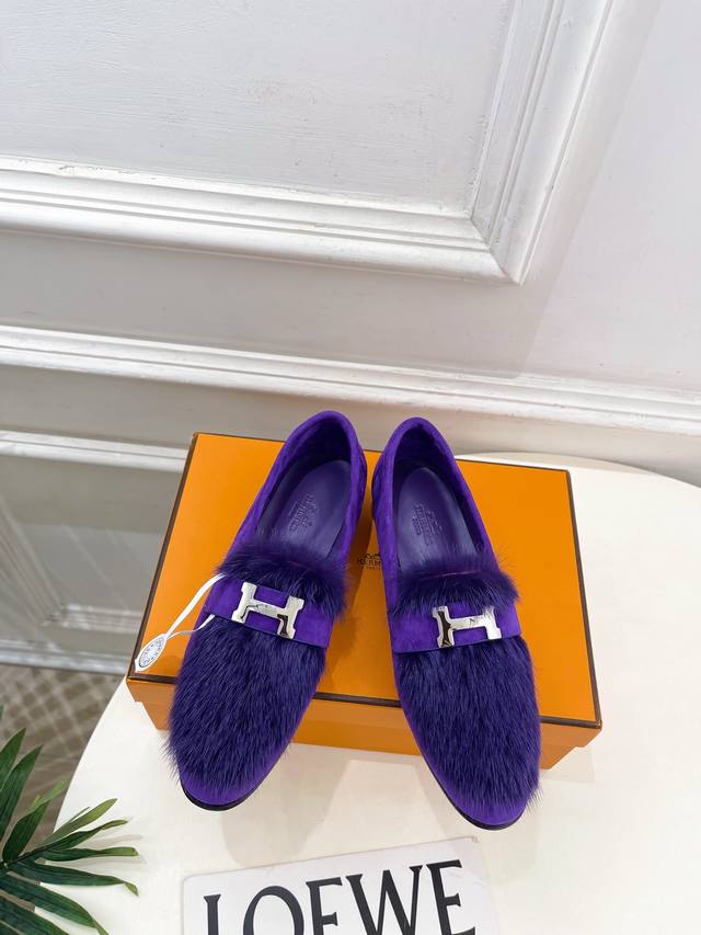 爱玛仕 25 2025秋新新品 专柜新款 经典复古羊毛H金属扣乐福鞋 系列 鞋面：原版特定面料 内里：进口混种羊皮 大底：原版开模定制真皮大底 跟高：1.5Cm