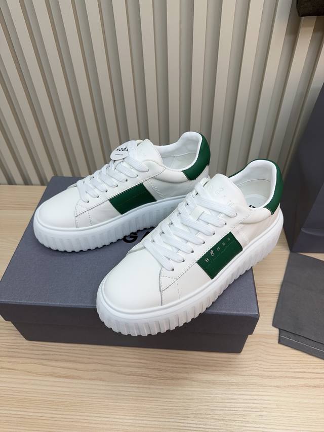 情侣款 霍根 最爆款更新 Hogan 男女同款专项运动鞋，舒适简约，时尚经典，适用所有气质男女，面料，头层小牛皮、进口翻毛皮，橡胶大底，衬里牛皮里！ 码数：36