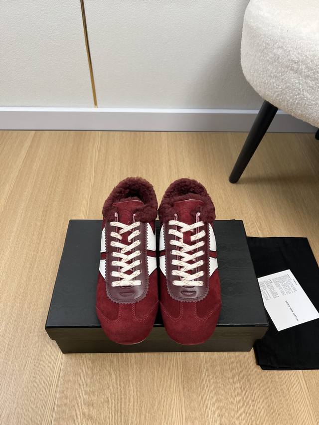 高版本Dries Van Noten 2025 2025春夏新品 专柜新款火爆系带Dvn复古马拉松跑鞋休闲毛毛鞋系列 小红书种草可以闭眼入那种，舒适百搭休闲时尚