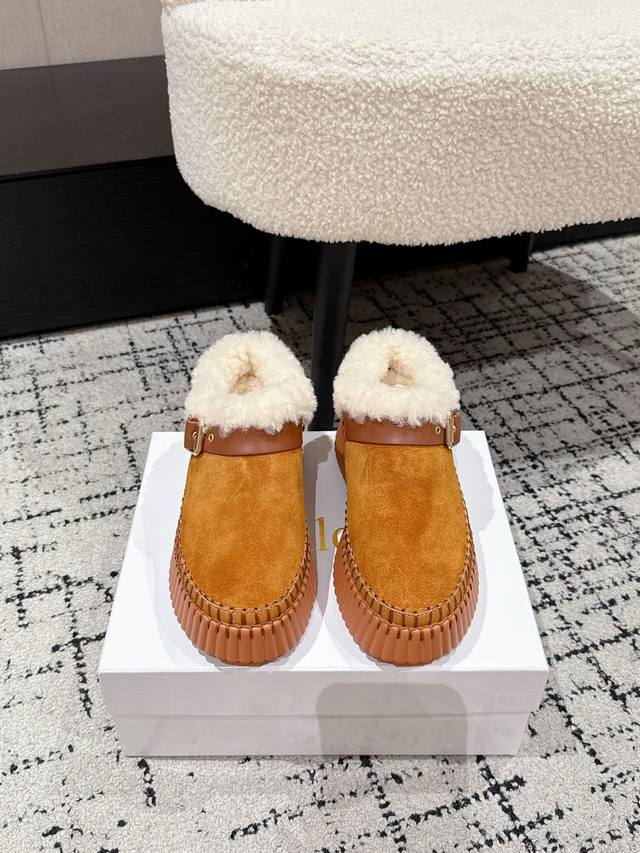 顶级版本 Chloe蔻依 25 最新 Nama 羊毛里 一脚蹬 穆勒鞋 原版鞋底，全手工穿线，所有的位置刚刚好 ，网红爆款，顶级休闲度假系列 大咖网红一致追求此