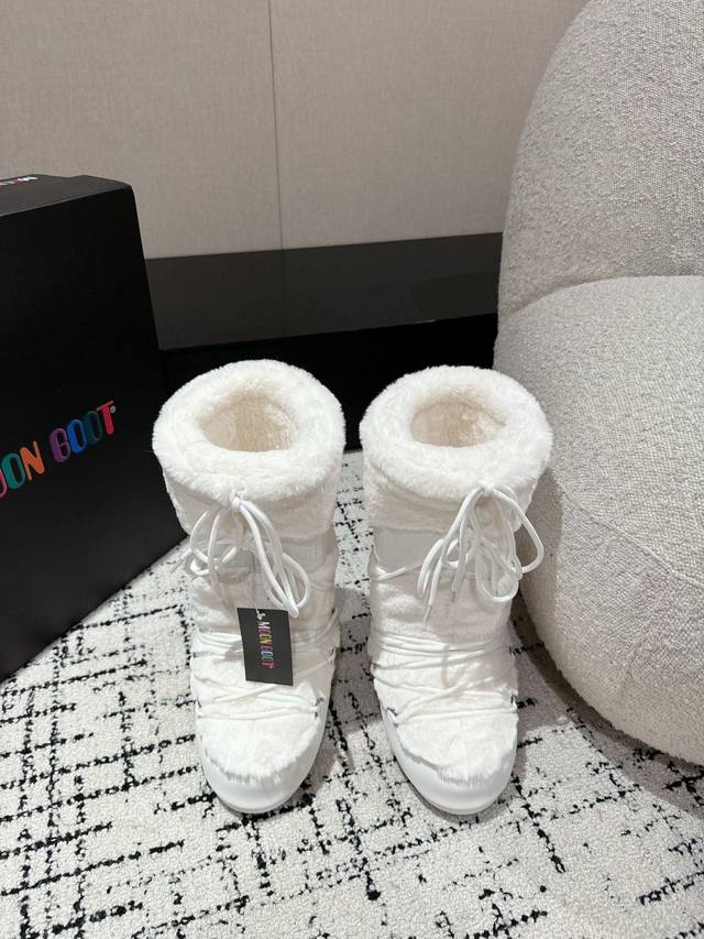 顶级版本 Moon Boot 25 最新 秋冬 丑萌雪地 短靴 忘了Ugg吧，时髦人都在穿Moon Boot雪地靴 如果你难以接受Ugg的复兴那现在有一款更另类