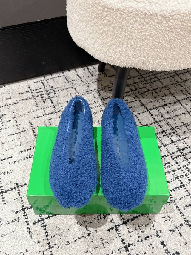 顶级版本 Bv 25 Rosa Ballerina 系列女士 纯羊毛 单鞋 超级柔软舒适 通勤必备 Bv早秋系列 都好美啊 优雅材质运用在鞋履上知性优雅干练 满