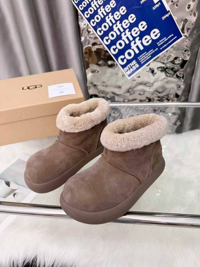 2025秋冬新款土豆羊毛短靴 巨显可爱和时髦，拉长腿一绝，5公分的内增高，舒适的橡胶大底，出奇的暖和真的是让我无法自拔真太可爱了～ 毛茸茸的羊毛是选用欧洲进口A