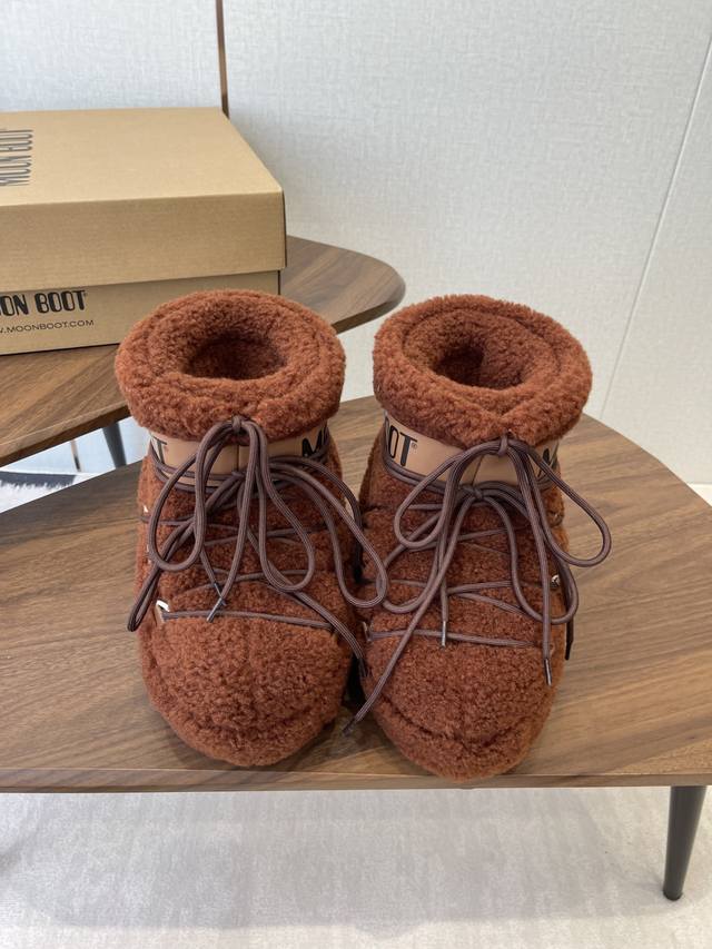 短靴 高靴 Moon Boot2025Vs秋冬最新款雪地靴系列 丑萌雪地短靴 忘了Ugg吧，时髦人都在穿Moon Boot雪地靴 如果你难以接受Ugg的复兴 那