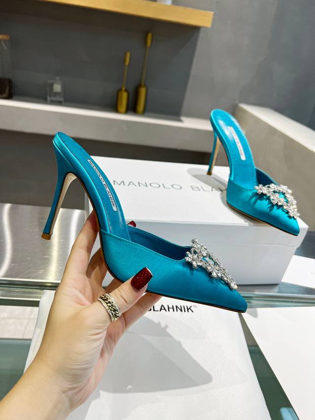 Manolo Blahni*K最高版本 长期做货 22新款90毫米“Lutara”施华洛世奇水钻凉鞋 超级超级爱Mb这双高跟鞋 钻扣的设计超级美 好想再入不同色