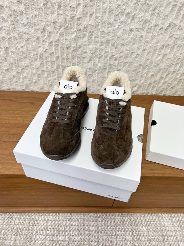 咖色限女款 毛里 G119 Alo 小众潮牌 25Ss秋冬新款 厚底 休闲鞋 运动鞋 跑步鞋 今年超火的品牌 好多明星网红种草 上脚超级百搭！而且超级舒适！ 是