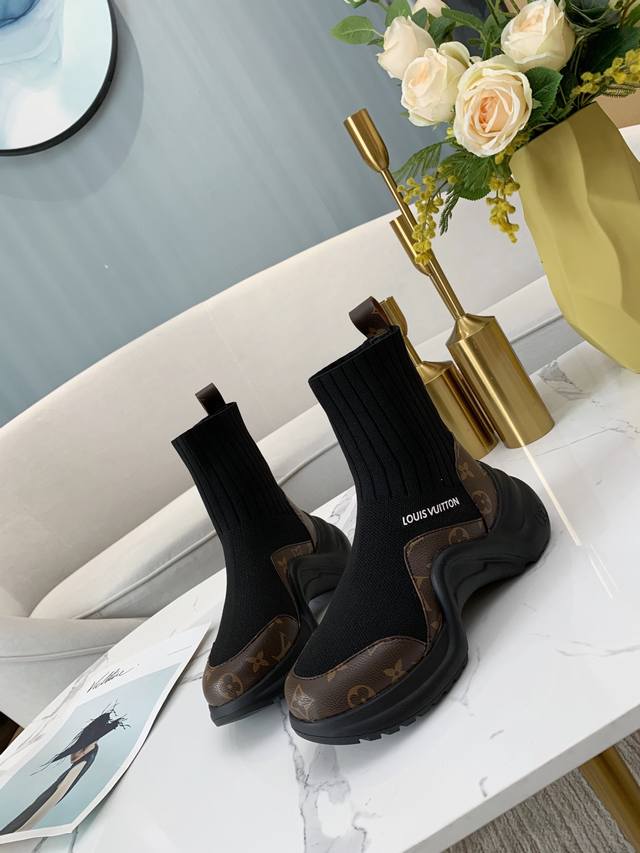 Lv老爹鞋。面料：环保pvc毛线拼接大底: Tpu减震耐磨发泡大底码数：女款35-41