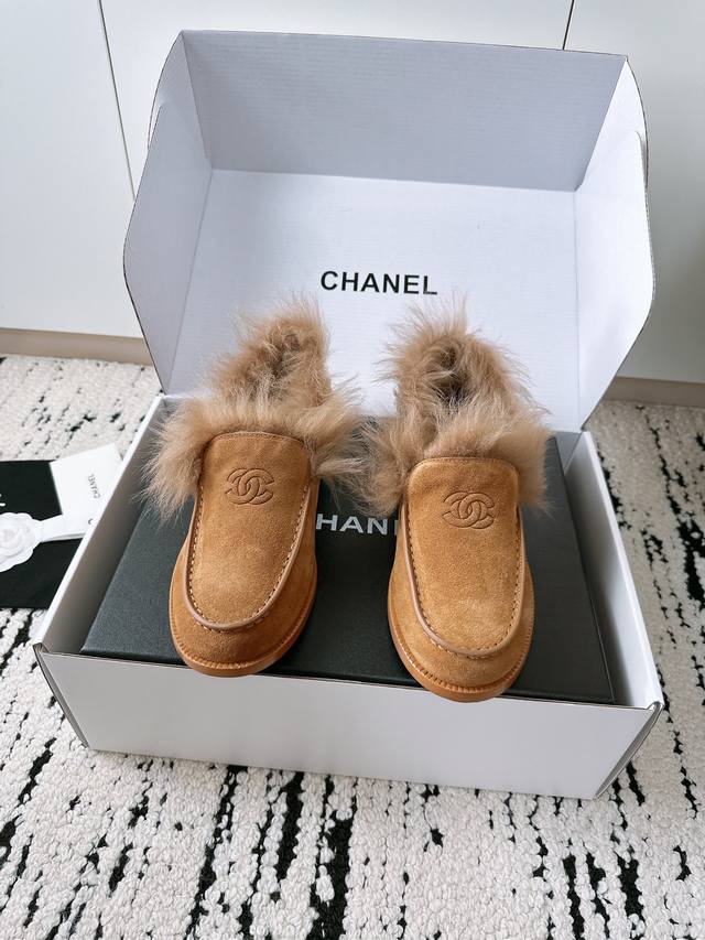 代购级 官网已认证。可选配飞机盒。 小香26A 官网最新款 乐福鞋 专柜品质 所有材质都根据原版定制！购入正品开发 面料: 原版定制皮料羊皮羊筋漆皮 垫脚：原版