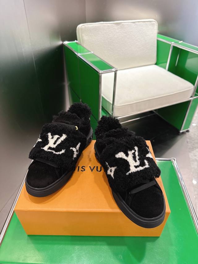 顶级版本 K007 Louis Vuitton 路易威登Time Out休闲板鞋 小白鞋毛里 本款Time Out运动鞋拼接牛皮革与 Monogram 丹宁布，