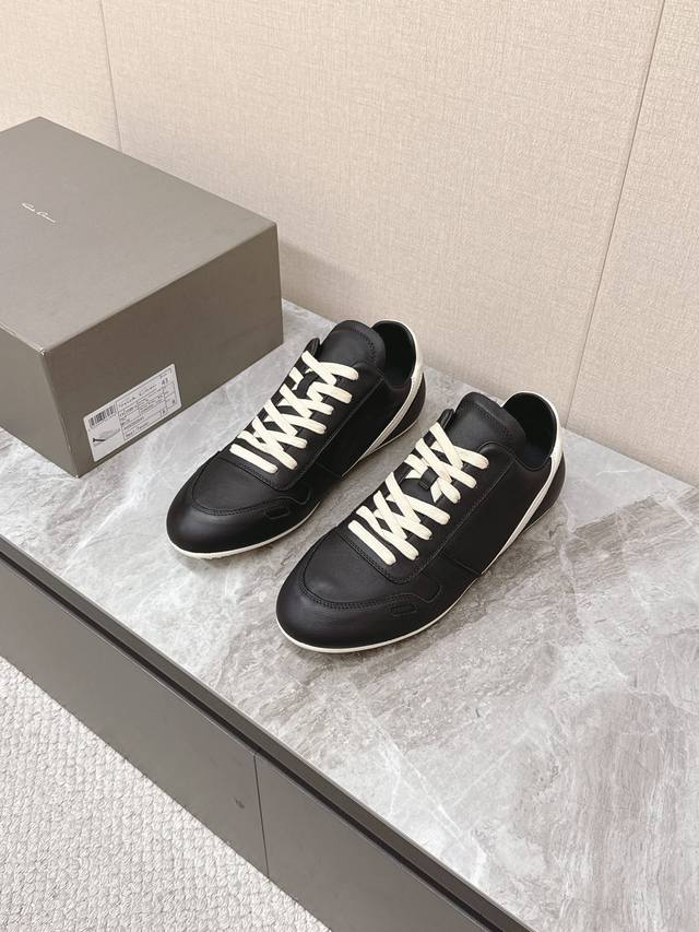 男装10 Rick Owens欧文斯最新情侣款复古运动 休闲鞋 德训鞋 薄底鞋 超多明星时尚博主种草 当下最流行的薄底设计 打破一贯品牌夸张另类设计风格 老钱简