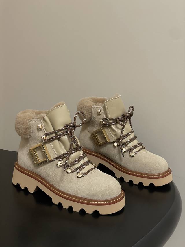 顶级品质 2025早秋新款 Roger Vivier 罗杰维维亚 Rv Viv' Rangers Truck羊毛系列方扣系带短靴复古风厚底羊毛及踝靴毛毛短靴 V