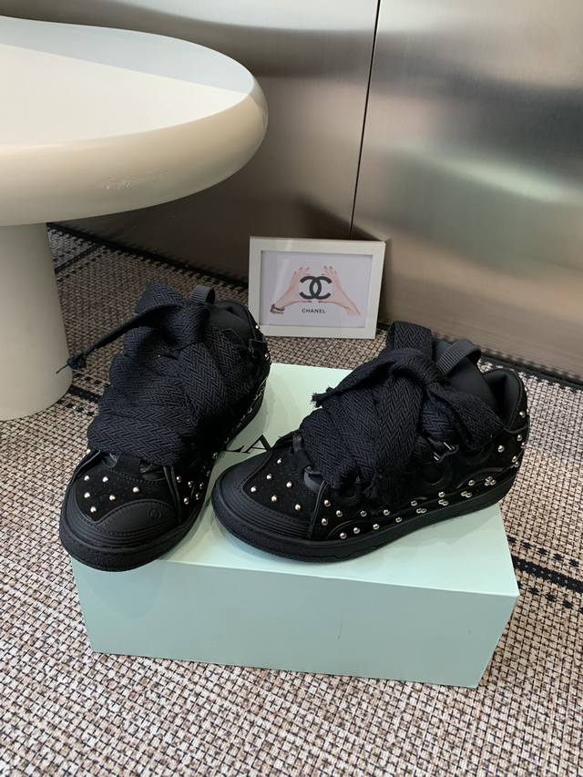 情侣款铆钉款 浪凡Lanvin × Gallery Department 联名款限定系列 面包鞋经典 潮流 青春成熟 多面魅力组合构成一个五彩斑斓的艺术品 火爆