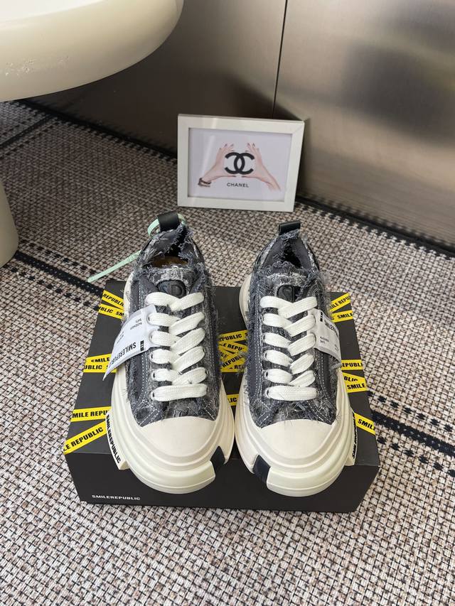 Smilerepublic Sr 银河系70S 低帮帆布鞋 无灯款 情侣款 张佳宁 王栎鑫 罗一周 范世琦 明星同款 超多潮人明星网红上脚好酷炫的不论是颜值还是