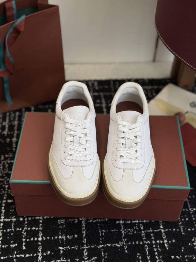 代购级 Loro pian，代工厂p出品，官网同步，纯手工制作，可随意入专柜对比验货，2025最新配色，时尚休闲运动德训鞋 来自意大利的它追求质量和手工，融创新