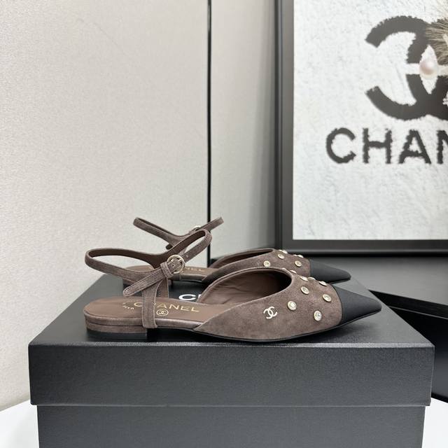 2025小香 本季秋冬季必备单品！！ 香奈儿秋冬重工爆款 小红书力推款，怎么搭配都好看，时髦精必备，香奈儿女士钟爱简约又难以抗拒系搭配展现与众不同的穿搭风格、自