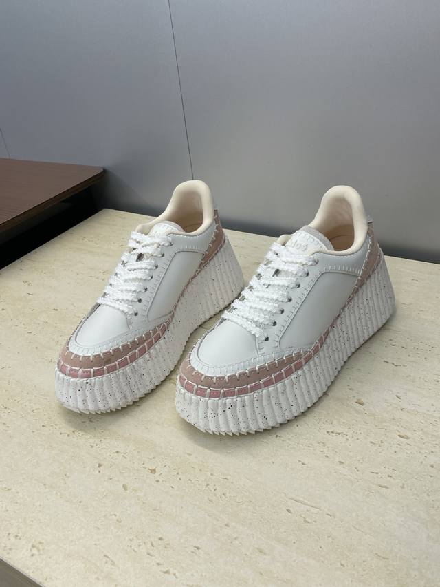 工厂p价p Chloe 蔻依 2025秋冬走秀新款运动跑鞋 明星同款厚底系带休闲时尚拼色老爹鞋 市面顶级高端版本 材质:鞋面进口小牛皮+环保透气网眼布内里+水染