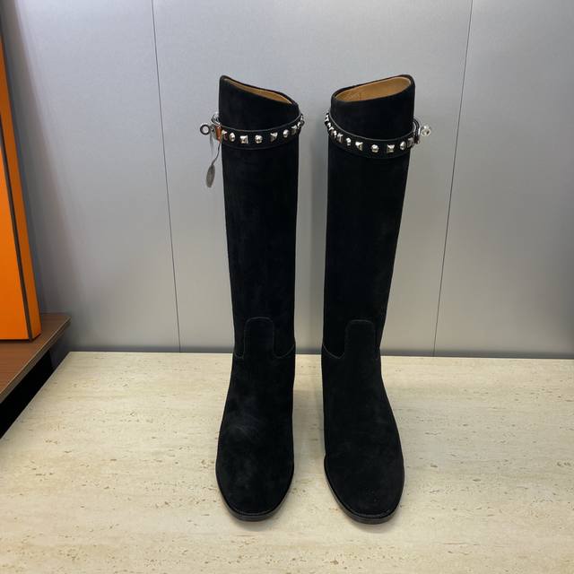 工厂p价p 莞货 Hermes爱马仕经典铆钉顶级版系列Box Jumpling朋克风格Kelly扣低跟高筒及膝拼色女长靴 H家明星同款字母Logo圆头一脚蹬机车