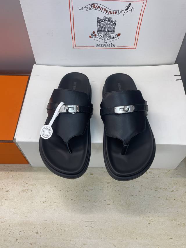 工厂p价p 配全套飞机盒 莞货 代购级 Hermers 爱马仕2025春夏新款Kelly扣度假情侣款拼色懒人沙滩鞋 H家字母Logo五金扣糖果色平底圆头人字拖夹
