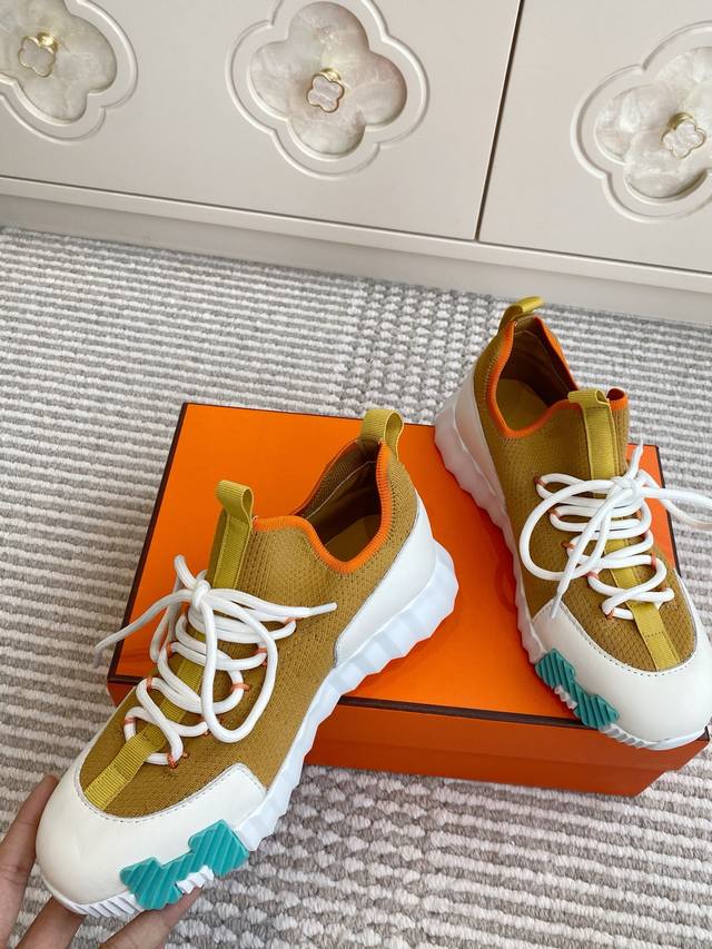 Hermes 爱马仕官网Bouncing情侣款H系带厚底运动鞋 顶级品质 工艺极致，同步专柜上新.鞋子的每一个细节都特别用心，相当惹眼，雅致的拼接元素，凸显不俗