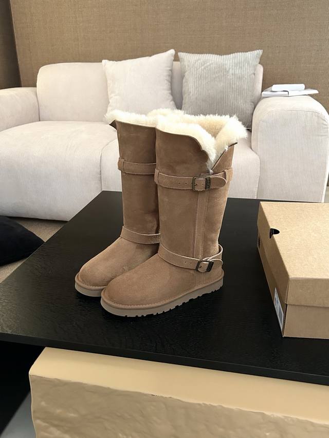 骑士薄底靴 高筒 隆丰A级皮毛一体 谁穿谁女神的款 可外翻两穿～怎么搭配怎么好看～ 栗色、灰色、羚羊棕、咖色 色现货！ Size：35 40