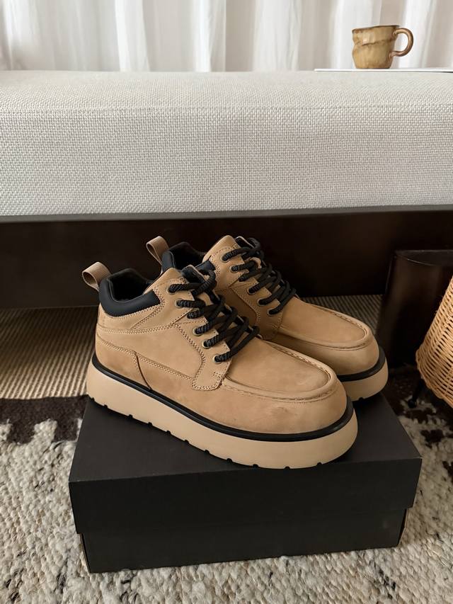 Xy-2027 磨砂工装板鞋 特别推荐一款工装鞋 内里真羊毛 精选头层牛磨砂 配色高级又耐看 私模防滑大底 上脚非常轻巧舒服 潮人必备的秋冬板鞋 百搭任何场合！