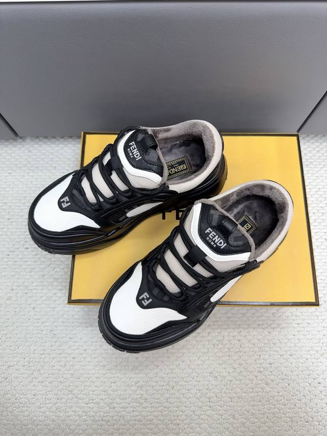 男款 Fendi 芬迪 新色系列板鞋休閒運動鞋 Fd Match 升級新款 全皮面拼接 新鮮血液注入加Ff復古的設計 超好看百搭 鞋面牛皮面拼接組合 側面凸起的