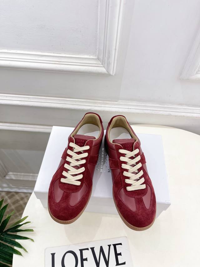 Maison Margiela 马吉拉 2025Ss 秋冬新品 Mm6情侣撞色皮面德训鞋 休闲鞋 Mm6作为这两年最受欢迎的鬼才设计师品牌，设计简单、奢华的质感