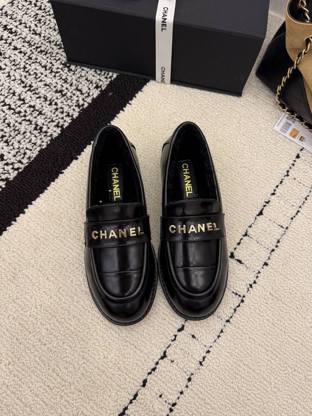 代购级 羊毛内里 * 2025B 大厂顶级高端品质 ：35、36、37、38、39、 34 40 41 42 需要定做跟客服 沟通