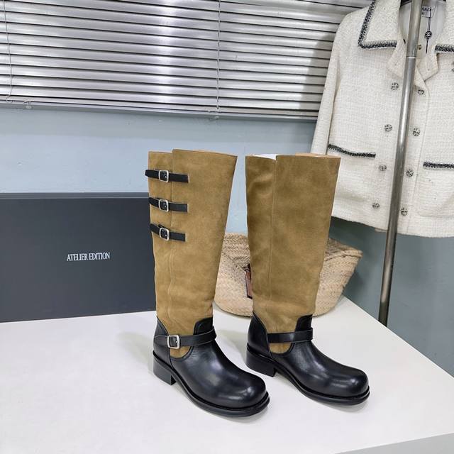 高品质出厂 ！小众潮牌Atelier Edition25Ss秋冬新品韩国风复古扣带粗跟圆头拼色长靴骑士靴！ 松弛感非常强的一款时尚拼色韩风穿搭！ 这双长靴把复古