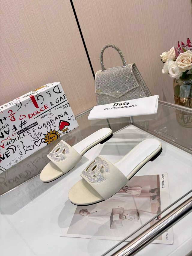 杜嘉班纳新款，码数35-43，橡胶底 ，皮底