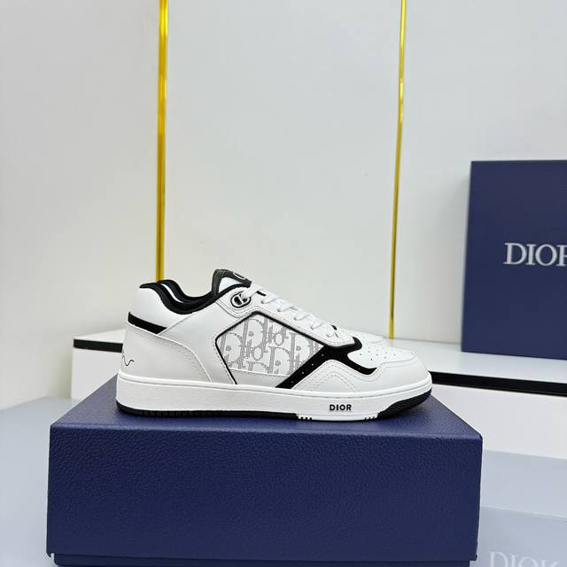 男 B27 顶级板 Dior 迪奥爆款短靴新款上市，原版复刻，拆卸1:1。休闲运动鞋。原版包装， 面料:头层牛皮 内里:休闲网料 大底:Tpu原版大底 尺码:3